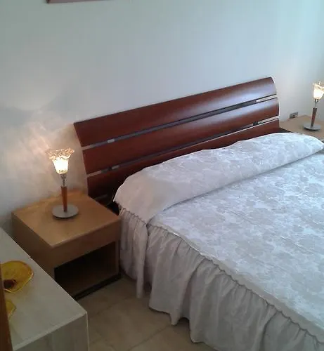 Ida * 伊索拉迪卡波里祖托